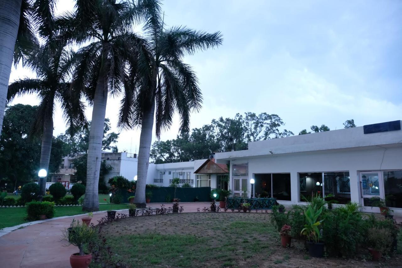 Black Mango Resort Kala Amb 外观 照片