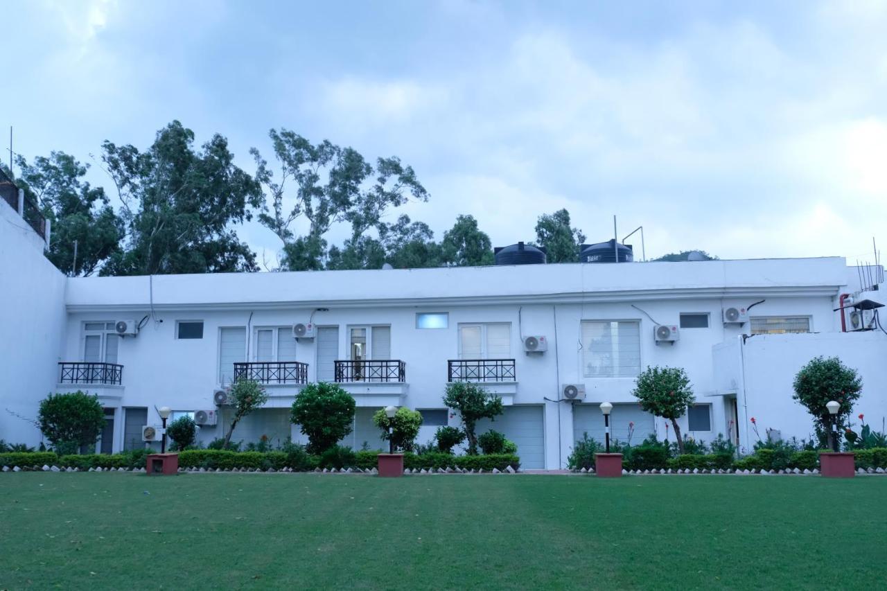 Black Mango Resort Kala Amb 外观 照片