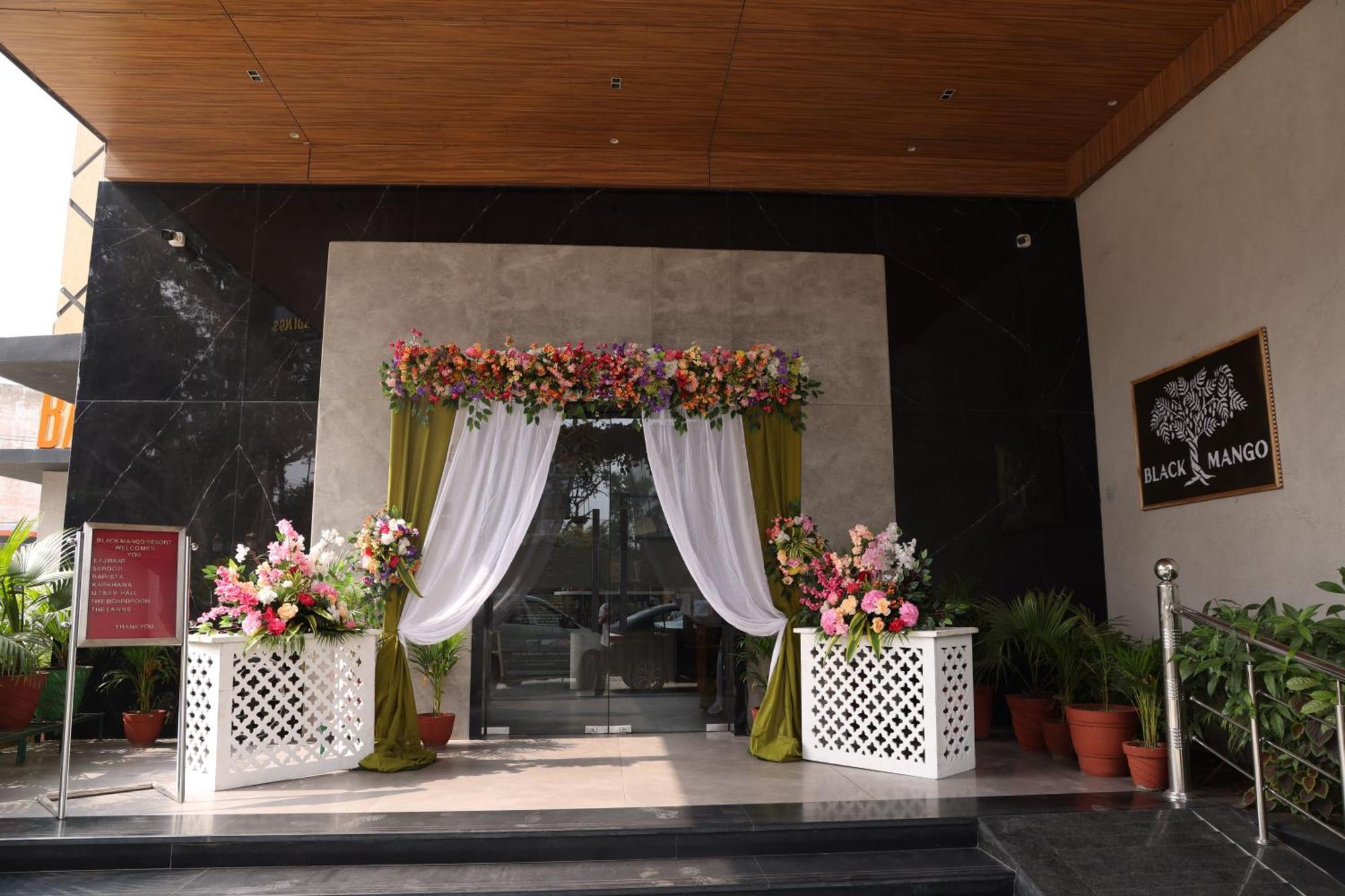 Black Mango Resort Kala Amb 外观 照片